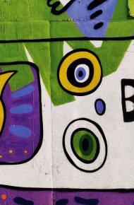 Un essere fantasioso disegnato dice 